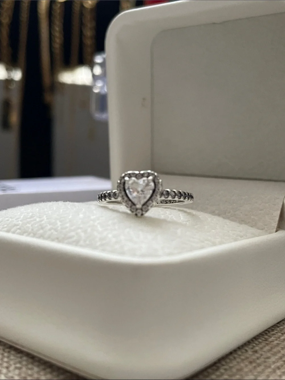 ✨Pandora Silver CZ Elevated Heart Ring✨Like New condition Size 5